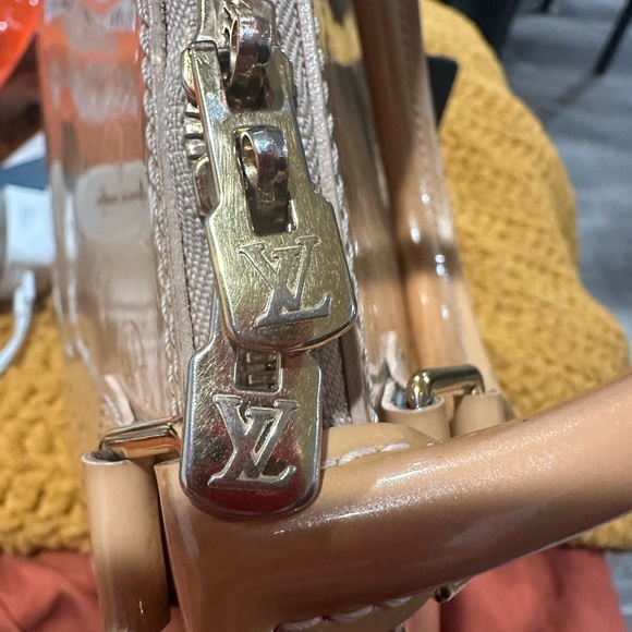 Louis Vuitton Alma Vernis - pre loved 100% authentic - Picture 15 of 16